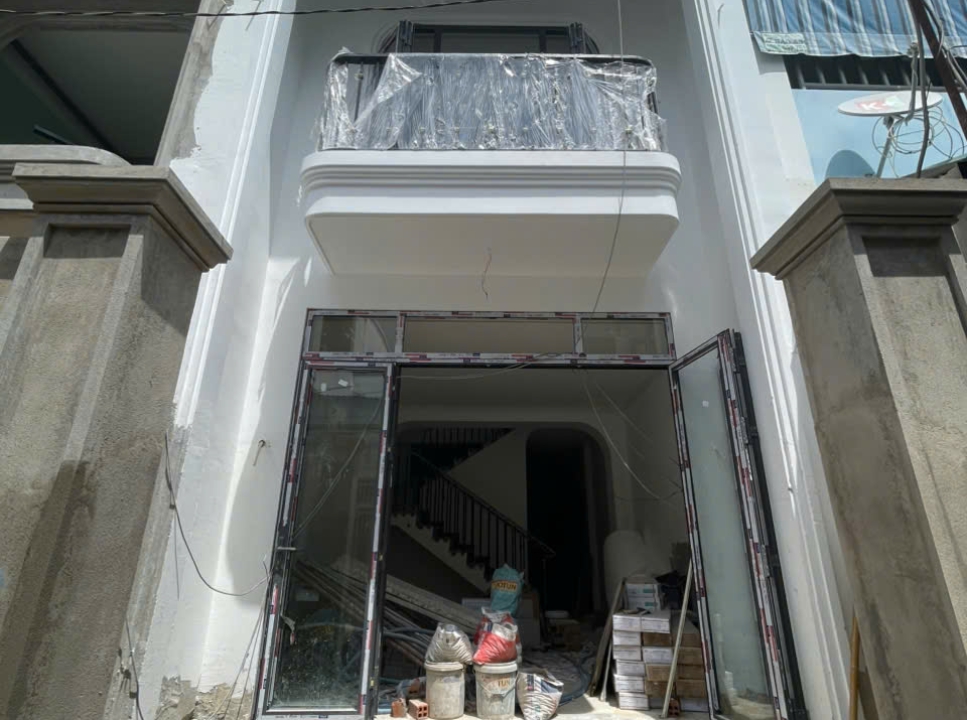 Sơn tường lát gạch ngày 05/08