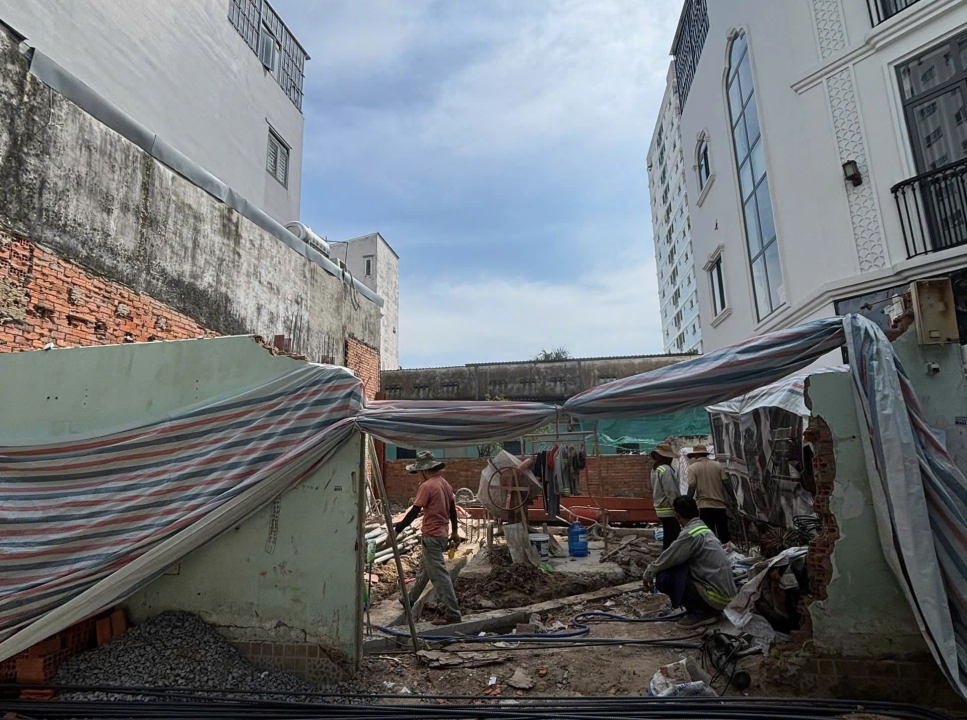 Khởi công làm móng 25/11